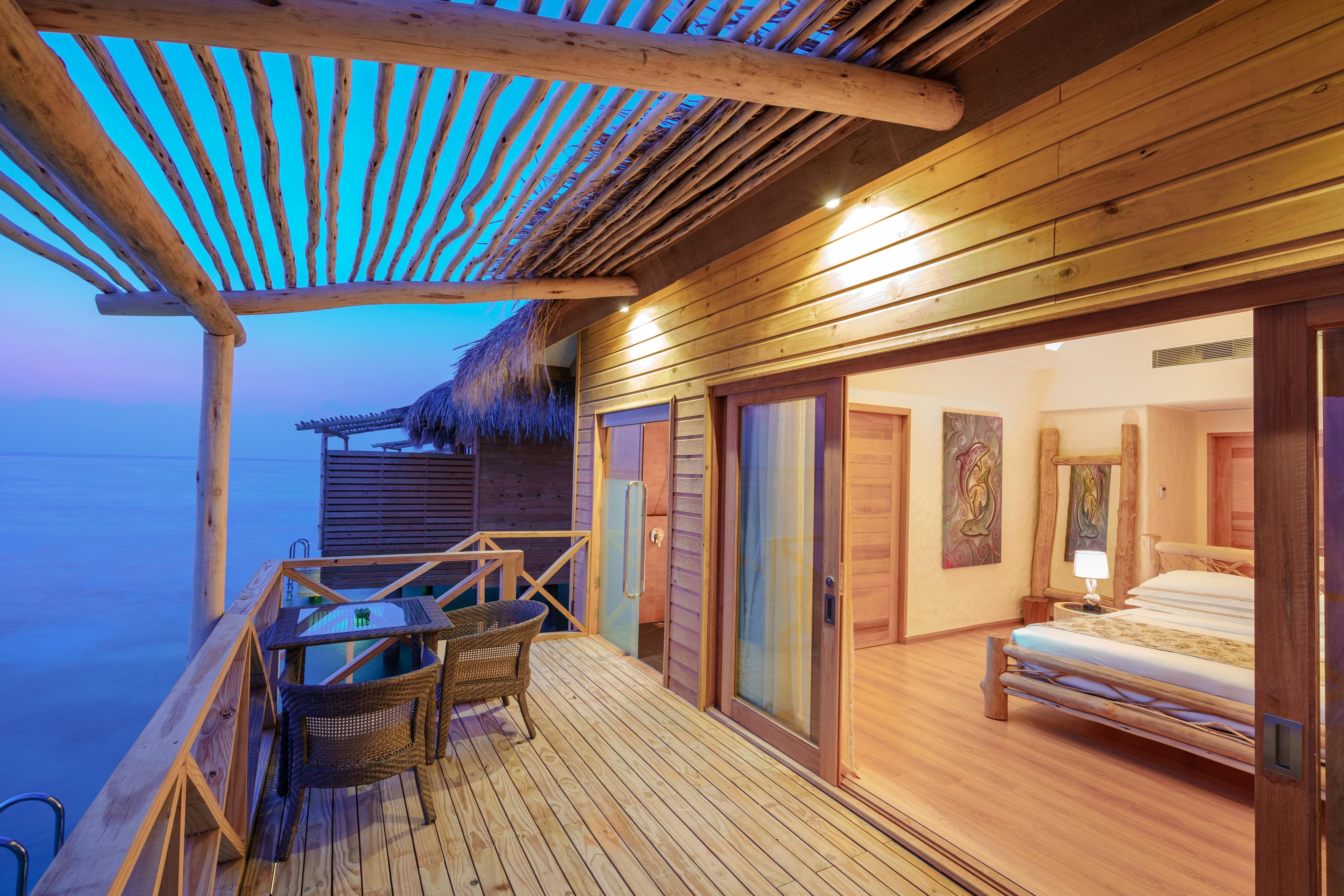 Executive Villa Desk